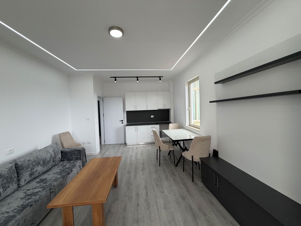 Shitet Apartament 2+1+2 ballkone ne Plazh Iliria