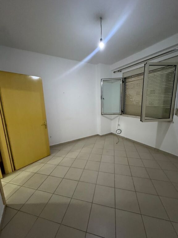 Apartament 2+1+2 per shitje Yzberisht !