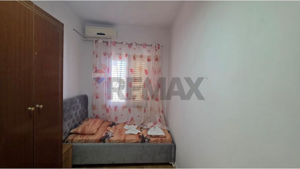 Apartament 2+1 me qera,prane Shkolles Reald