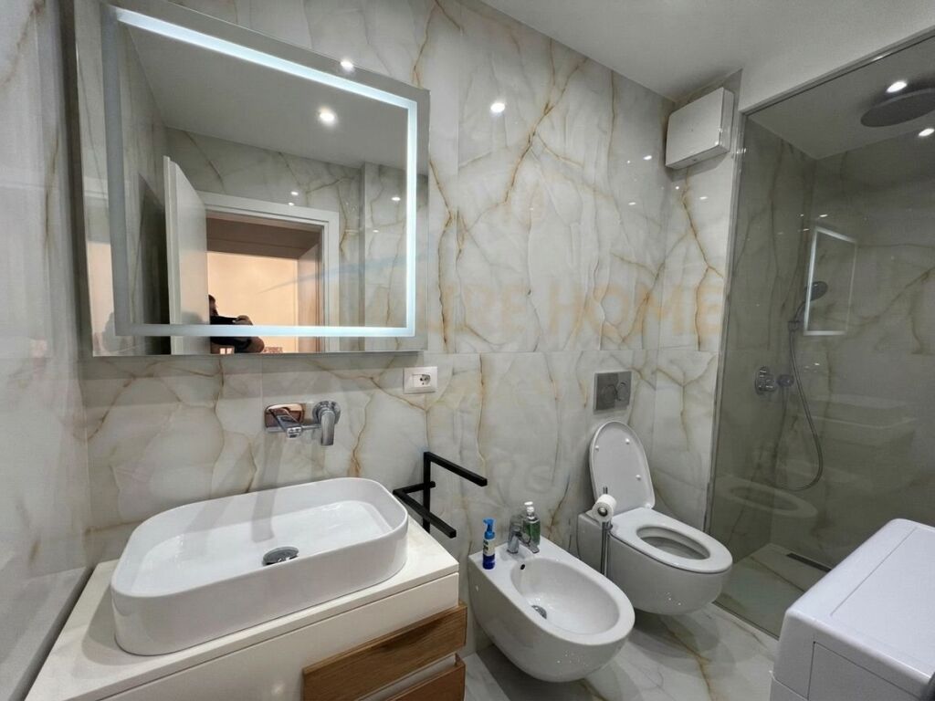 Qera, Apartament 2+1, Liqeni Thate, Tiranë.