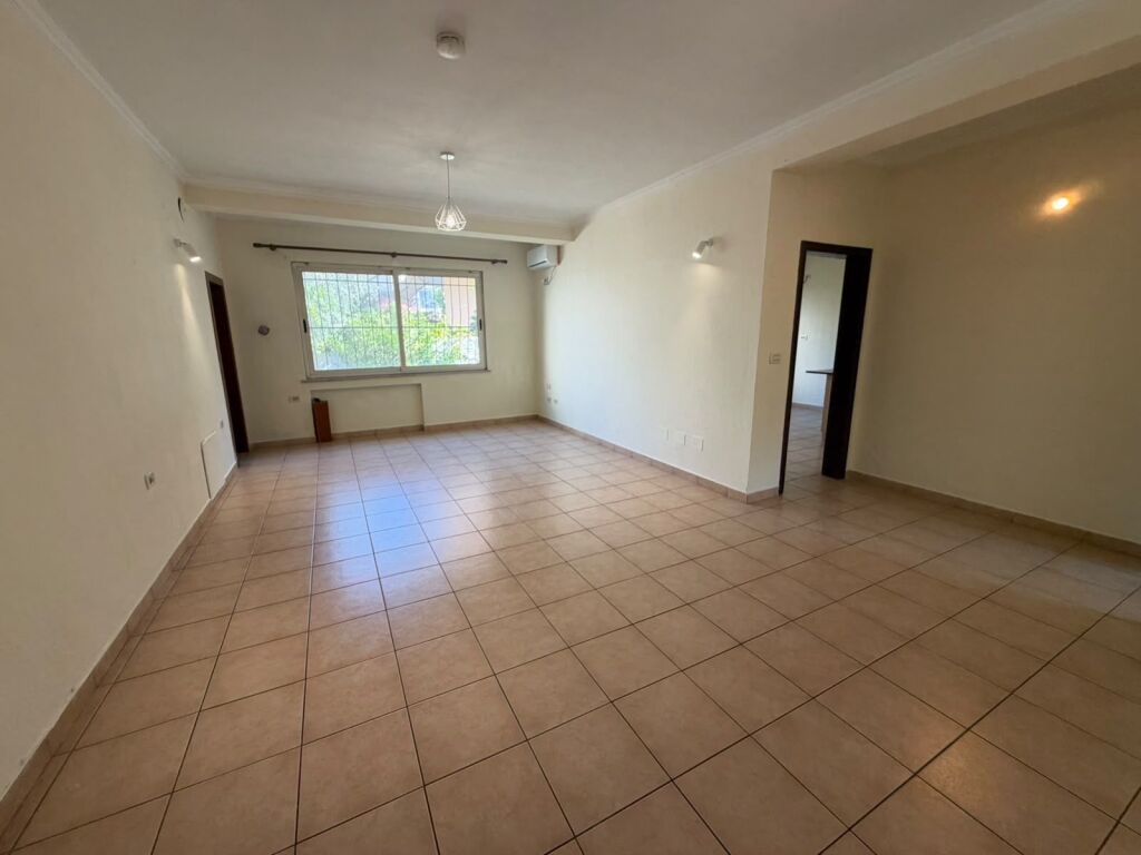 Villa su 3 piani in affitto | Kodra e Priftit