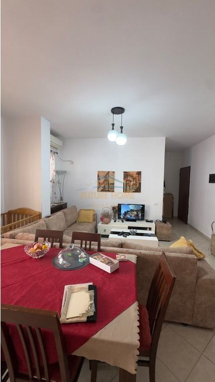 Shitet, Apartament 2+1+2 Poste Parkimi, Kodra e Diellit, Tiranë