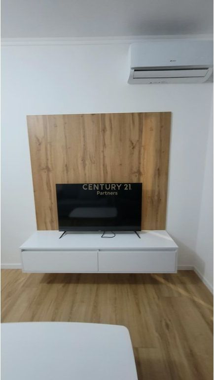 JAPIM ME QIRA APARTAMENT 1+1 TE RRUGA BARDHYL!