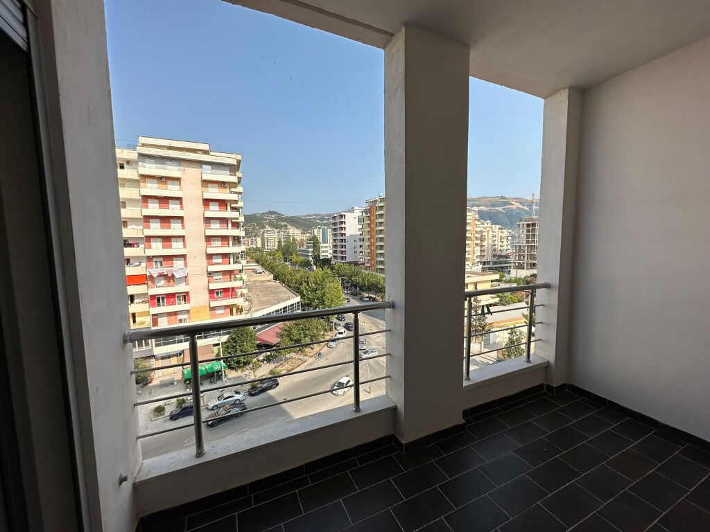 APARTAMENT 2+1 ME QERA AFATGJATE - RRUGA GJERGJ KASTRIOTI, VLORE