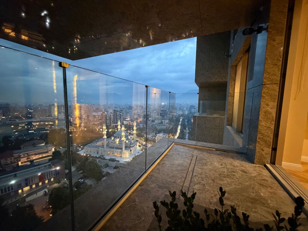 ✨ Jepet me Qira Apartament 2+1 Luksoz - Downtown One, Rruga Elbasanit