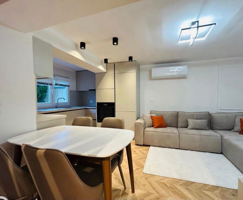 Apartament me qera Rruga Bajram Allaraj pranë Kompleksit Grand ID 5737