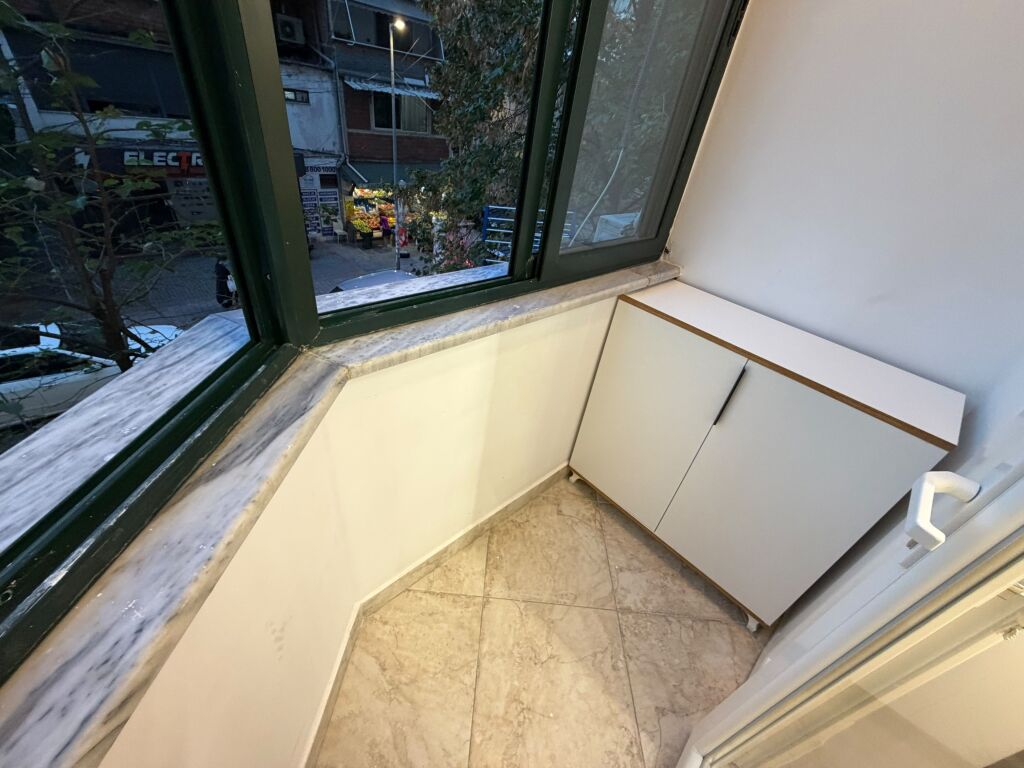 🏡 Jepet me qira super apartament 1+1  📍 21 Dhjetori, Rr. Frederik Shiroka, sipër Joena Market 🏢 Kati 2, pallat i ri 🛋️ Mobilim modern | I pabanuar më parë 💶 500 €/muaj — i padiskutueshëm