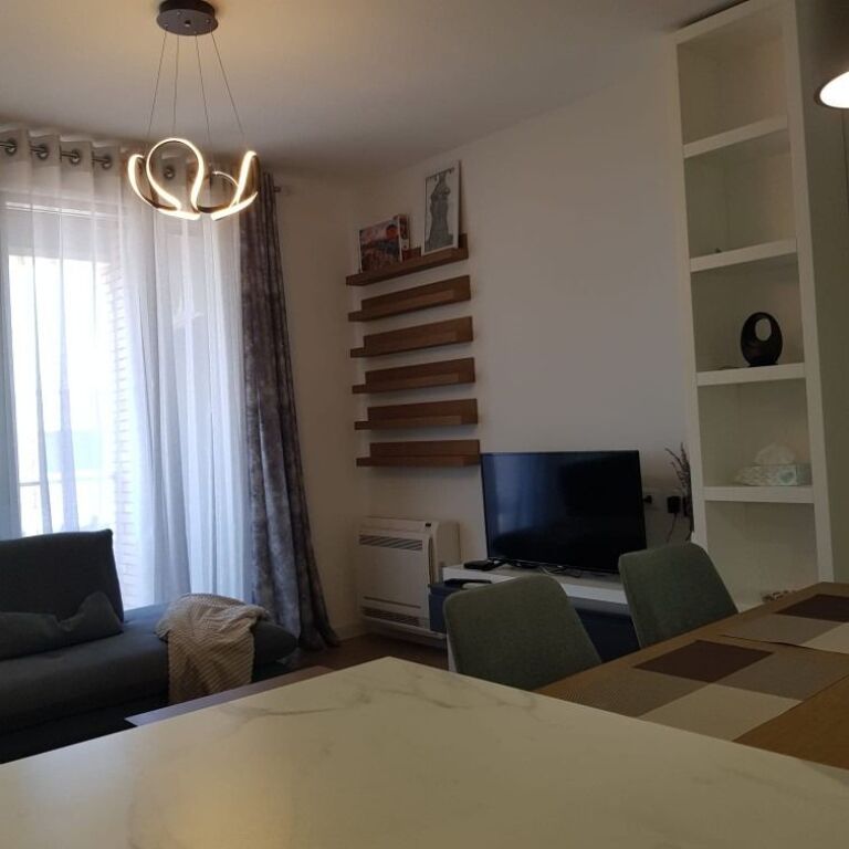 Jepet apartament 2+1+2 me qira tek Kompleksi Fiori Di Bosco , Rruga Don Bosko , Laprake .