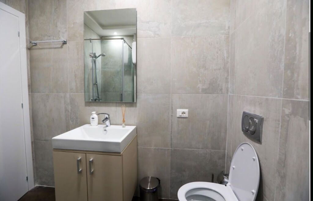 🏡 AFFITTO Appartamento 2+1 Con 2 Bagni 📍 Centro, Vicino a Toptani ✨