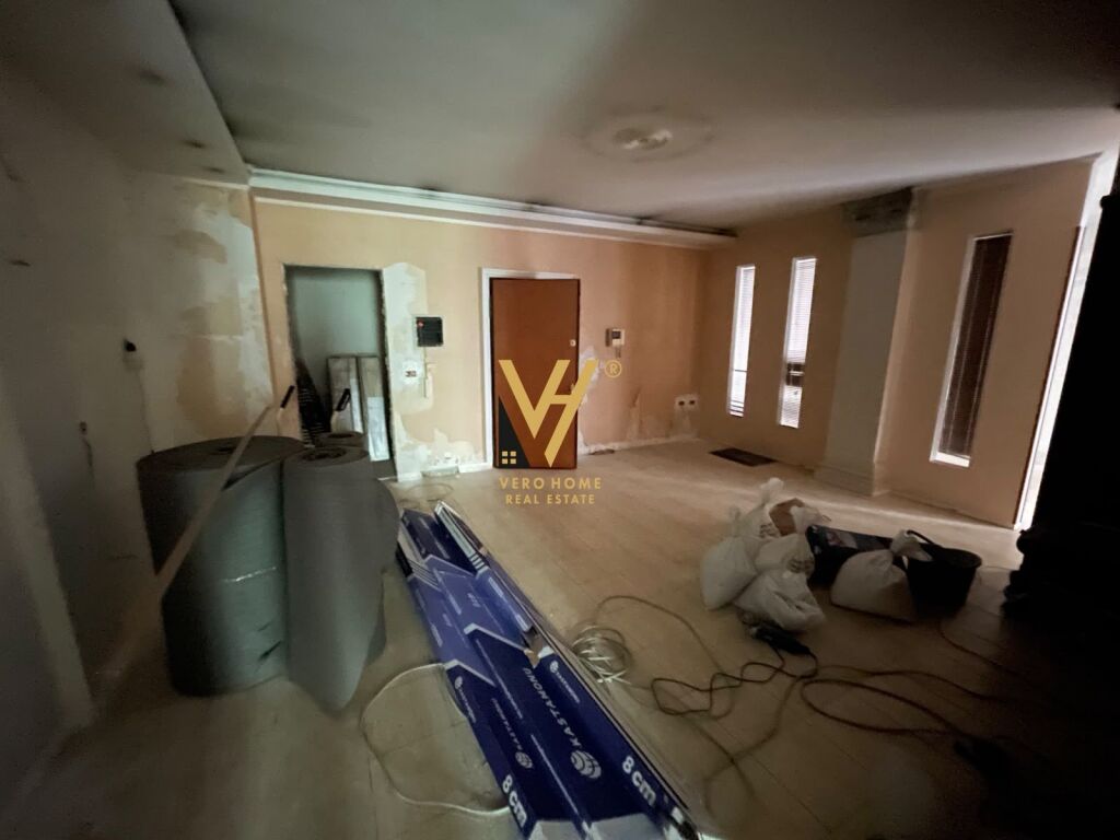 UFFICIO 122 M2 IN AFFITTO A BLLOKU 230.000 LEKE