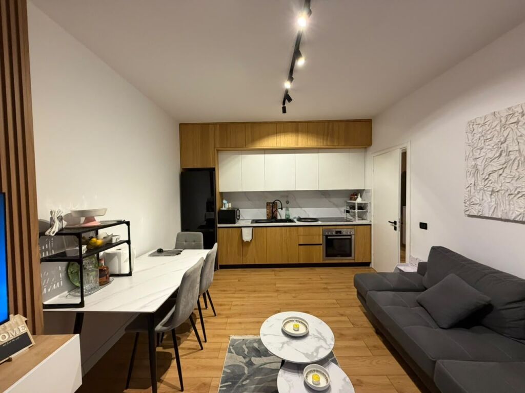 Appartamento 1+1 in vendita a Vila L ad Astir.