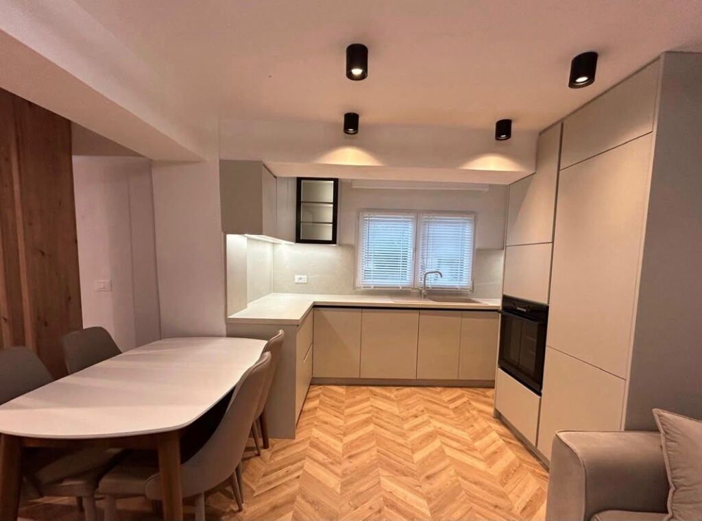Apartament me qera Rruga Bajram Allaraj pranë Kompleksit Grand ID 5737