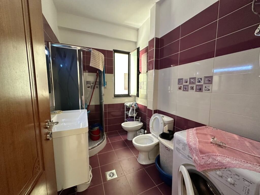SHITET APARTAMENT 2+1+BALLKON - SHKOLLA "DRITA E DIJES", VLORE