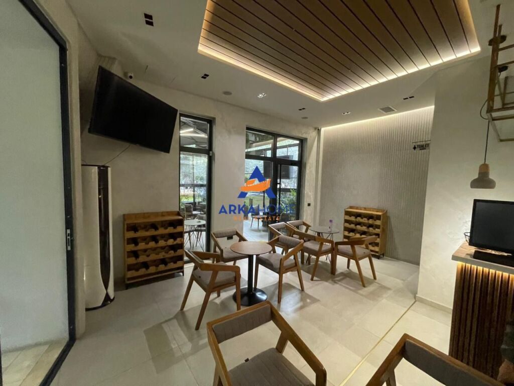 VENDESI COMMERCIALE IN VENDITA+VERANDA 260 M2 "VIA NDRE MJEDA, EX PARCO DEGLI AUTOBUS" 800.000 EURO