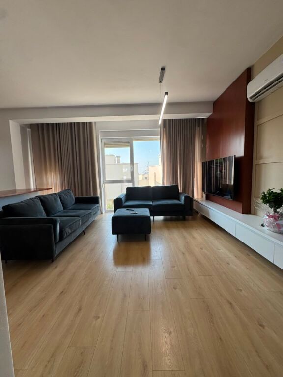 🏡 JEPET ME QIRA – VILË PREMIUM