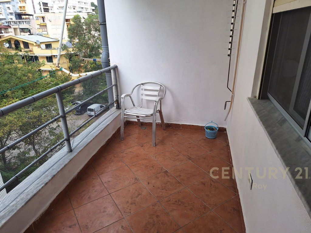 Shitet Apartament 1+1 Me Vija e Pare me Pamje Deti Anesore te Shkembi Kavajes!!.