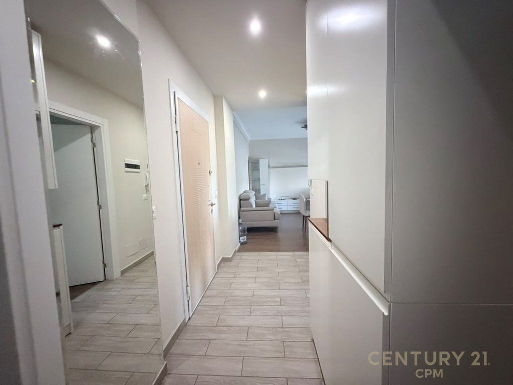 Apartament 2+1 Me Qira në Komunën e Parisit, Tiranë !