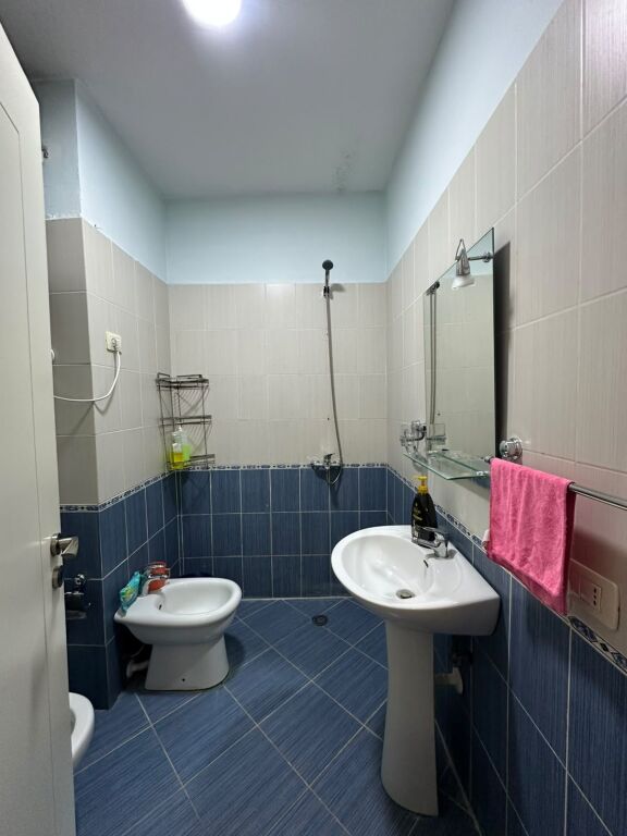 Apartament 1+1 me qira – Pranë Pediatrisë !