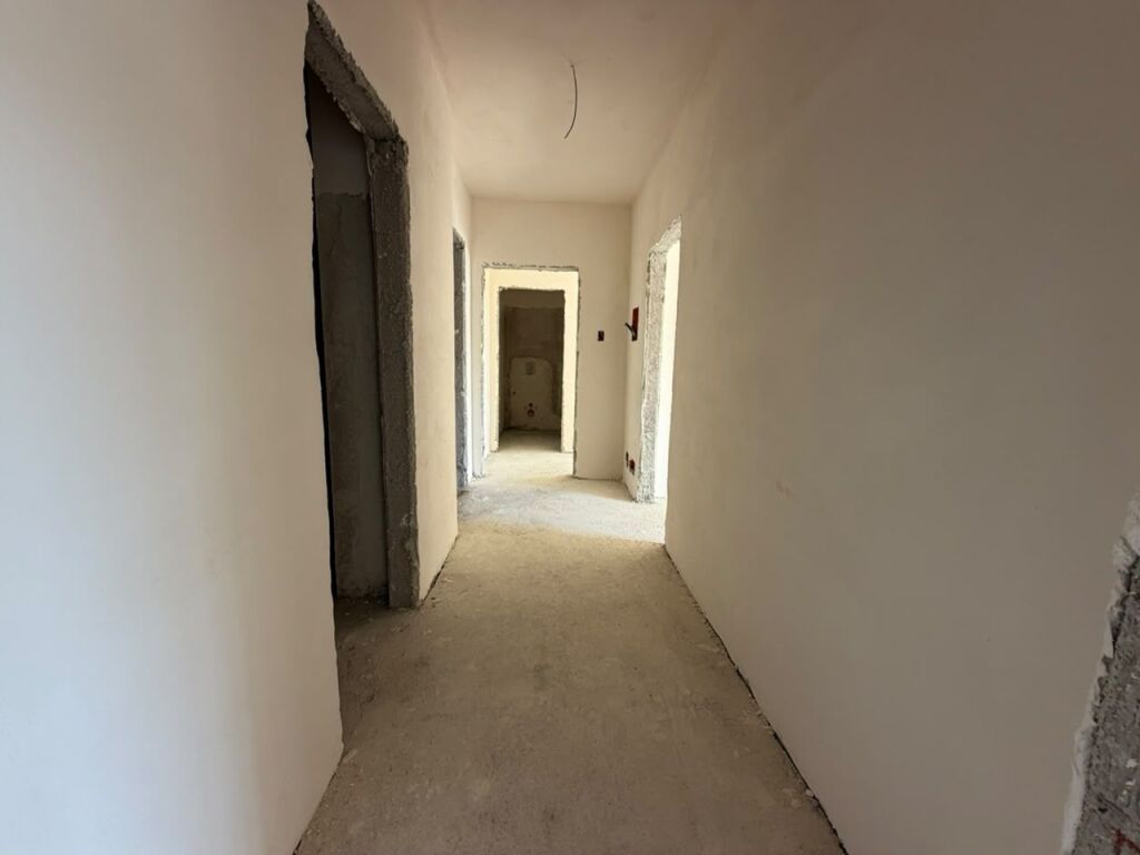Shitet Apartamet 2+1 Paskuqan
