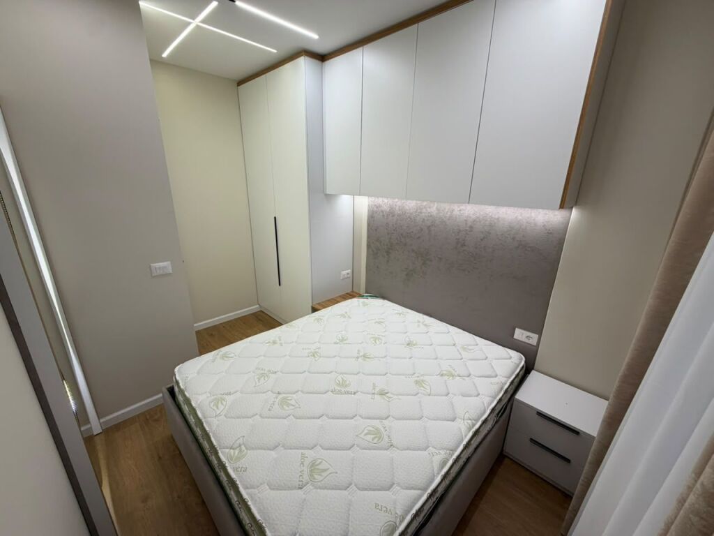 🏡 SHITET APARTAMENT ME MOBILIM LUKSOZ  📍 21 Dhjetori, Rruga Frederik Shiroka, sipër market Joana’s