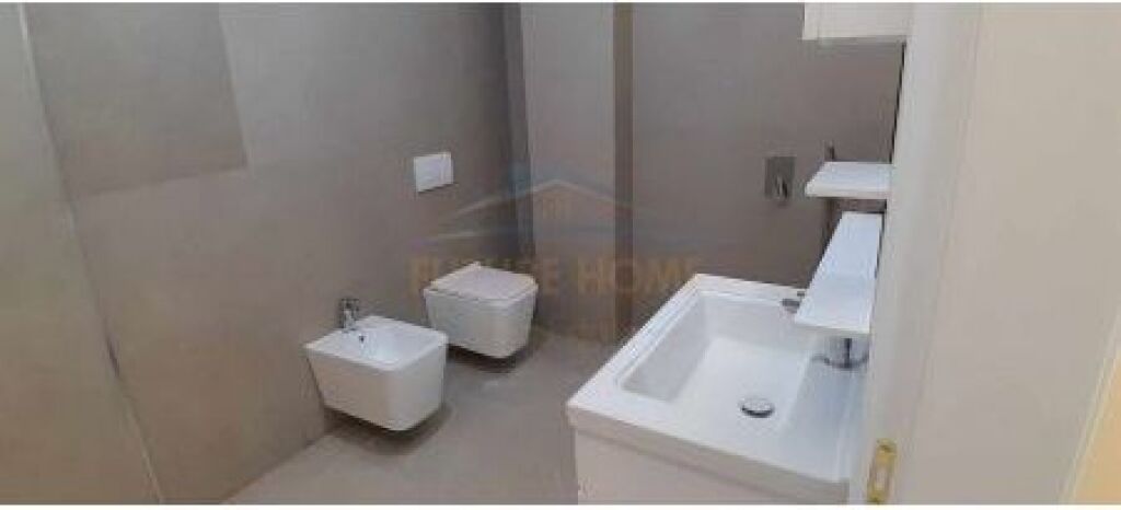 Shitet, Apartament (Duplex) ,Dajt.