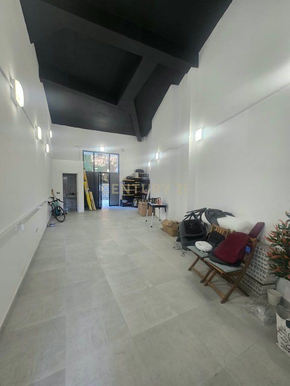 Ufficio + magazzino in affitto - Via Naim Frashëri, vicino a Via Kavajës