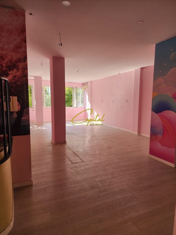 UFFICIO IN AFFITTO 112 M2 CENTRO 90.000 LEKE
