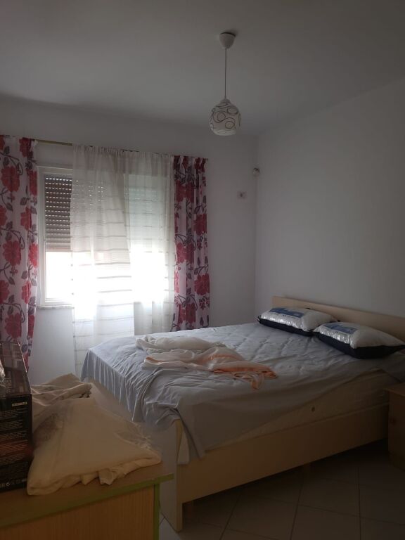 Qera | Apartament 2 + 1 | Liqeni i Thatë | 700 €/muaj