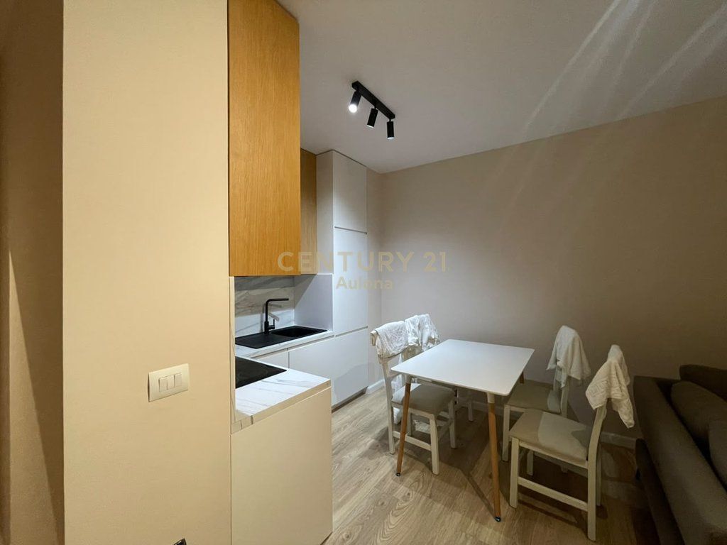APARTAMENT 1+1 PRANE KRISTAL CENTRE PER QIRA, TIRANE!!!