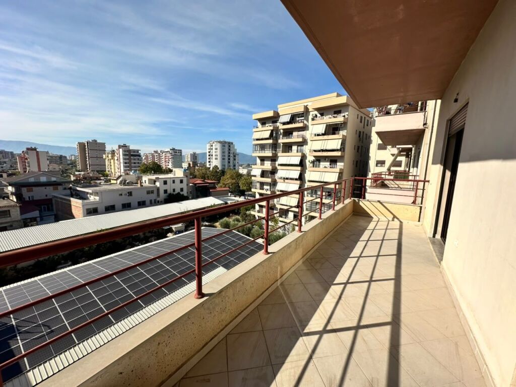 SHITET APARTAMENT 2+1+BALLKON - SHKOLLA "DRITA E DIJES", VLORE
