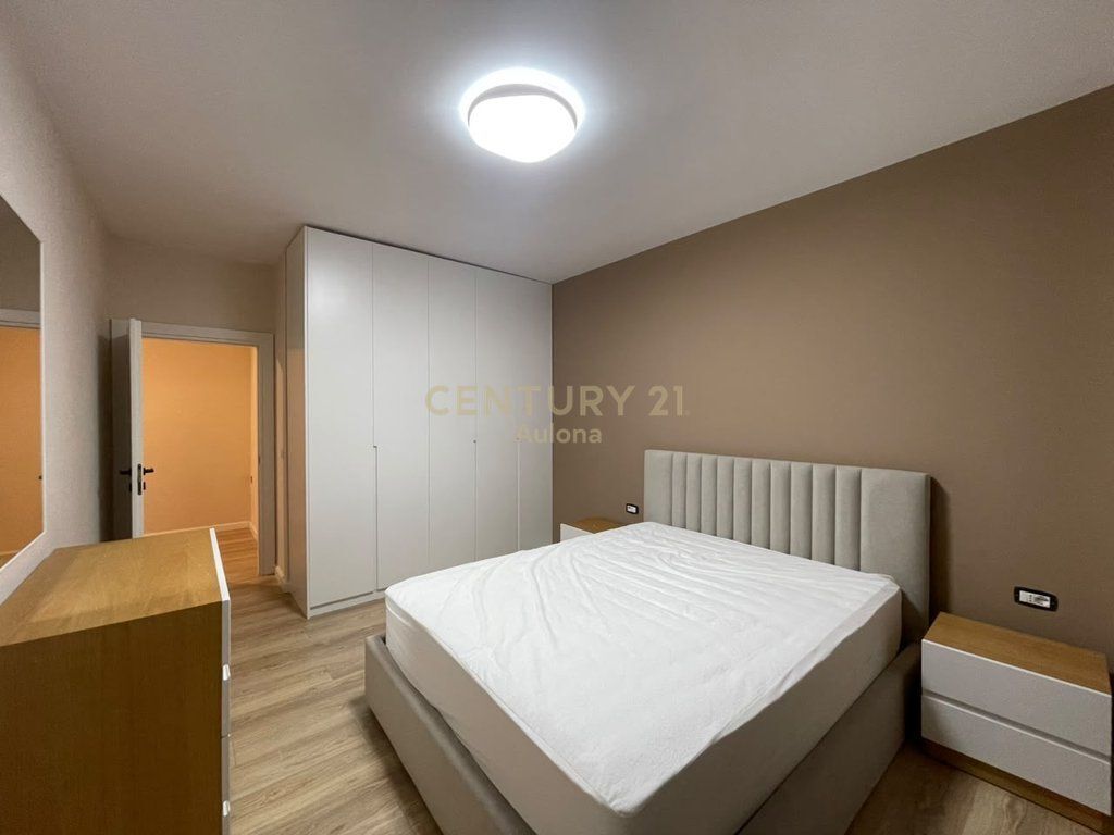 APARTAMENT 1+1 PRANE KRISTAL CENTRE PER QIRA, TIRANE!!!