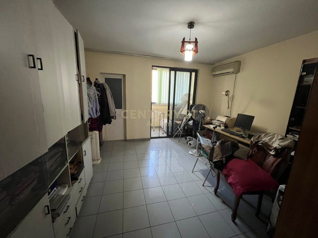 Apartament 4+1+3+2 Ballkone per shitje te Ali Demi