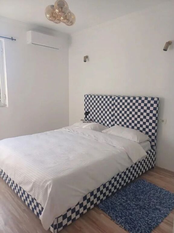 APARTAMENT ME QERA 1+1 RRUGA E ELBASANIT 55.000 LEKE FH-96525
