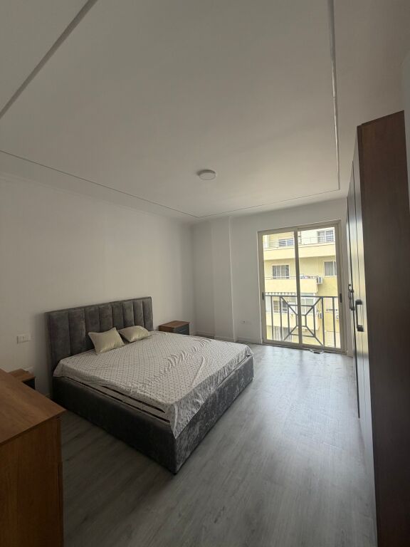 Shitet apartament 2+1+2 ballkone