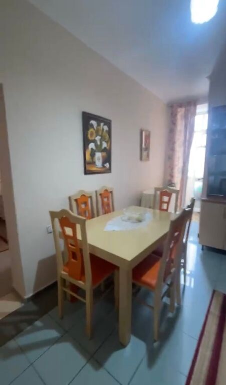 Jepet Me Qera Apartament 1+1+1 Ballkon