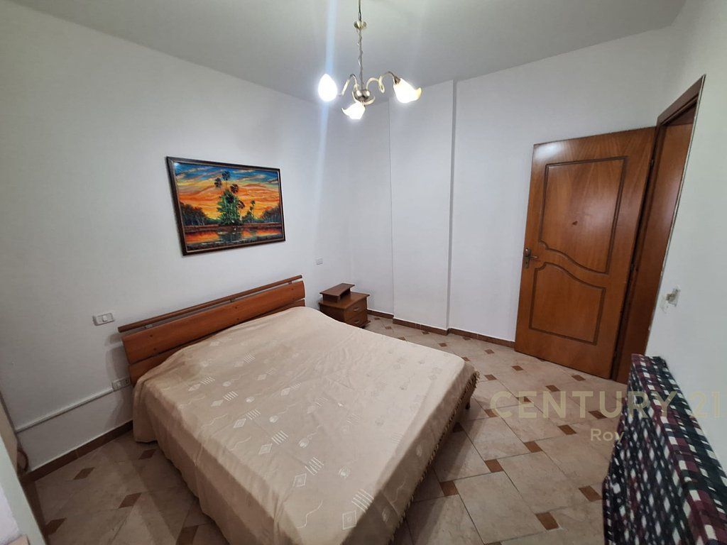 Shitet Apartament 1+1 Me Vija e Pare me Pamje Deti Anesore te Shkembi Kavajes!!.