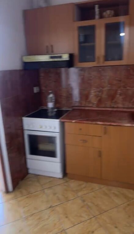 🏠 Jepet me qira apartament 1+1  📍 Vendndodhja: Rruga e Dibrës, përballë Komisariatit Nr. 4💰 Çmimi: 400 mijë lek/muaj