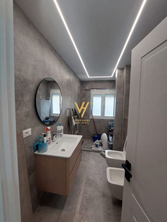 JEPET APARTAMENT 2+1 ME QERA TE ALI DEMI 80.000 LEKE