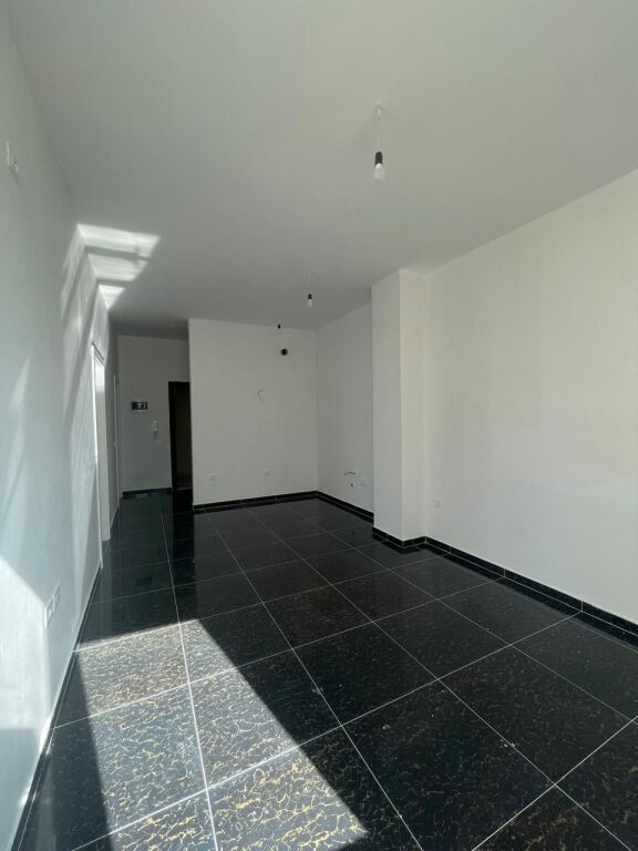 Shitet Apartament 1+1 – Altura Trade Center
