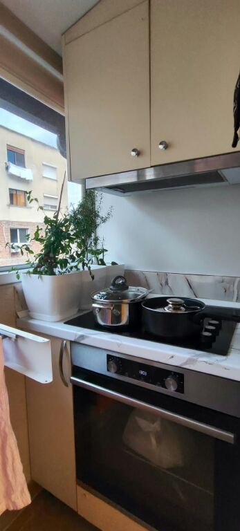 Apartament 2+1 (i konvertuar) tek Instituti Higjenes!