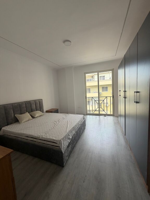 Shitet apartament 2+1+2 ballkone