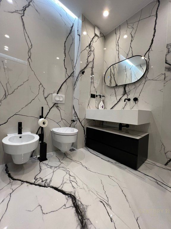 JEPET ME QIRA APARTAMENT 2+1 NE QENDER TE TIRANES! /Muaj 170,000 Lekë /Muaj