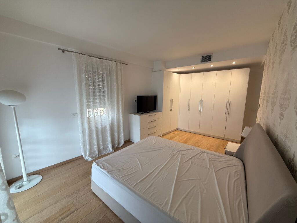 📣 AFFITTO Appartamento 3+1+2 📍 Via “Bogdaneve”, Vicino al Centro, Tirana ✨