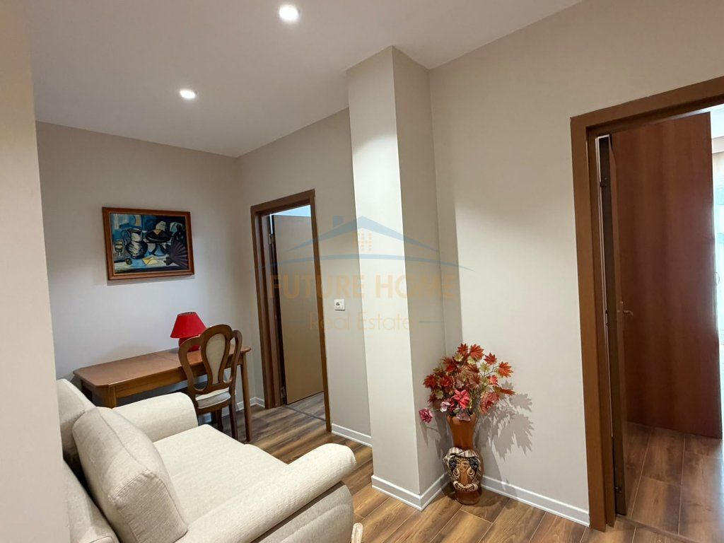 Shitet , Apartament 2+1+2 , Rruga Mine Peza , Tiranë.
