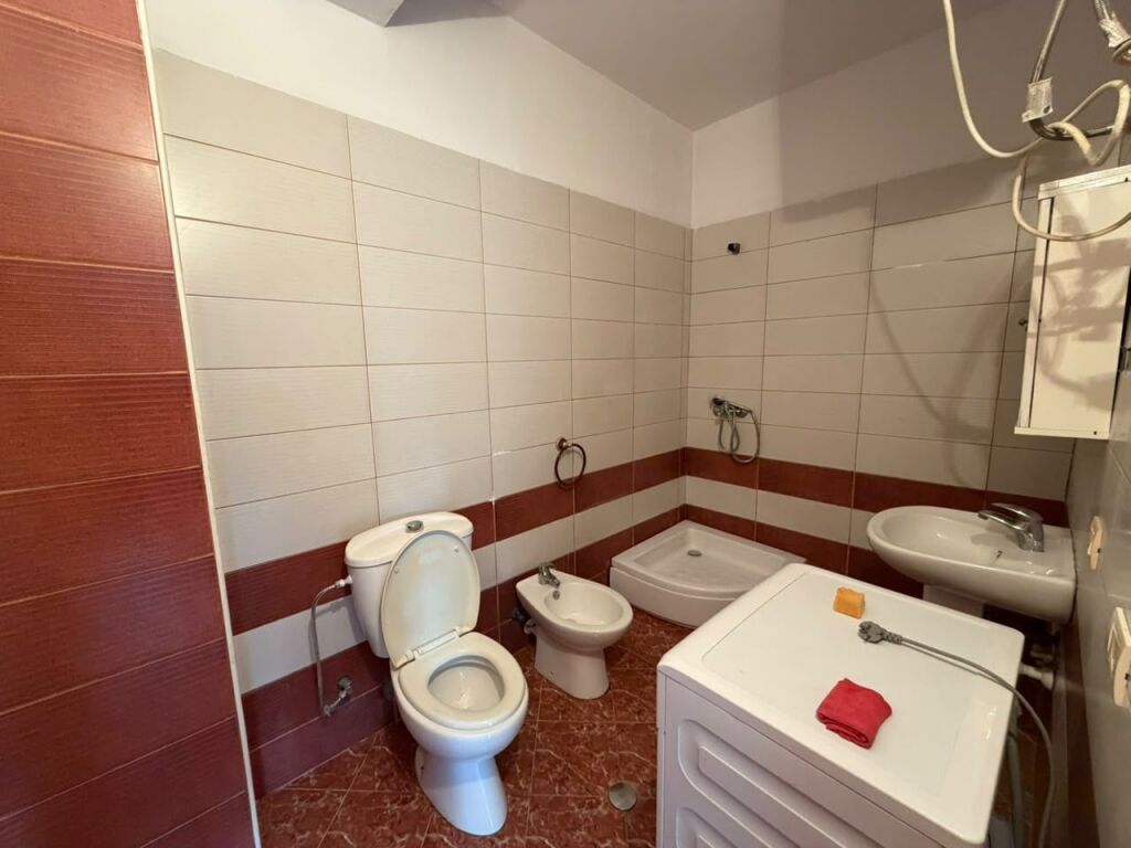 Apartament 2+1 per shitje ne Astir.