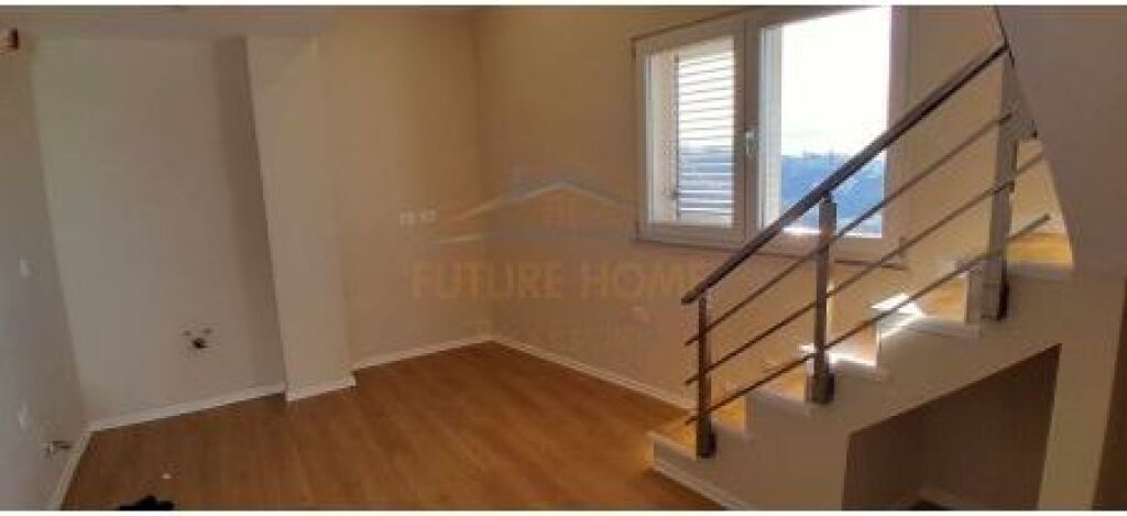 Shitet, Apartament (Duplex) ,Dajt.