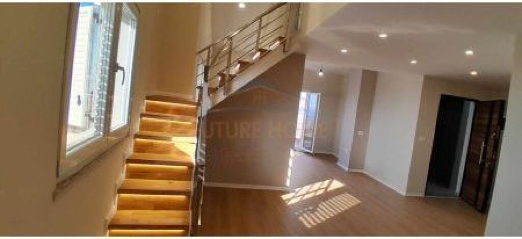Shitet, Apartament (Duplex) ,Dajt.