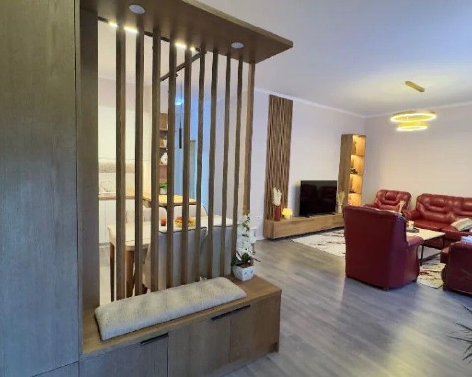 Appartamento 2+1+2 in affitto situato in Rruga e Kosovareve, vicino a Lake View Residence, Lago Artificiale.
