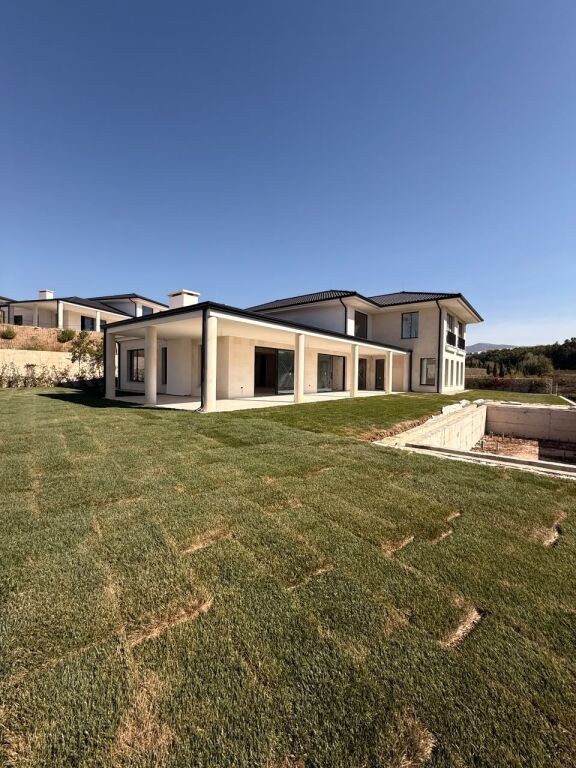 🏡 SHITET VILË EKSKLUZIVE | PRANË ROLLING HILLS – LUNDËR