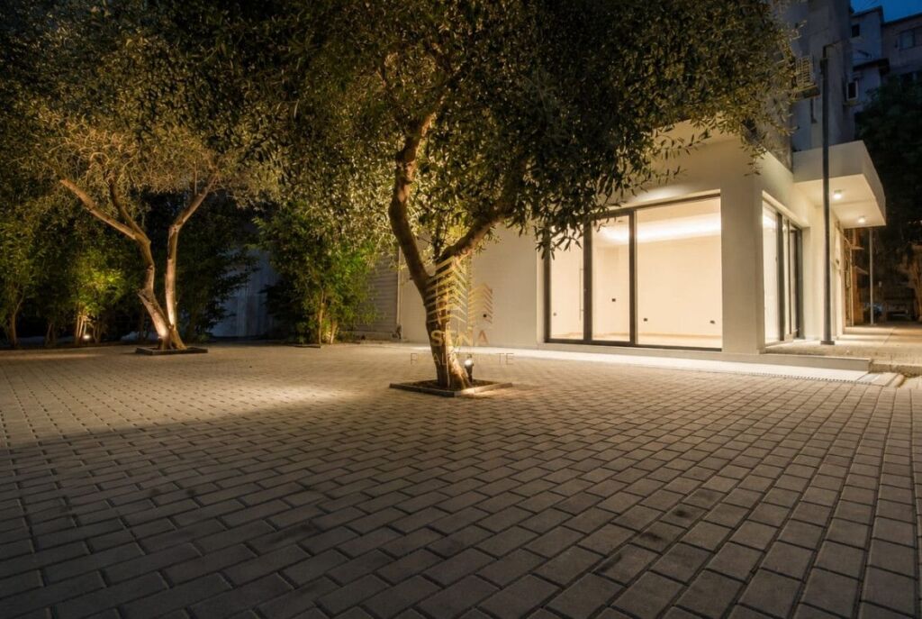 Qira, Ambient Biznesi – Pazari i Ri, 985 Euro